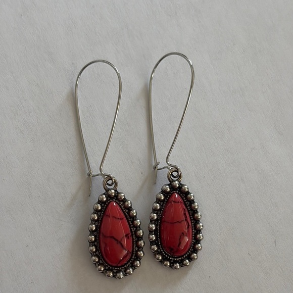Red black and silver Teardrop Earrings Nwot Vintage design - Picture 5 of 7
